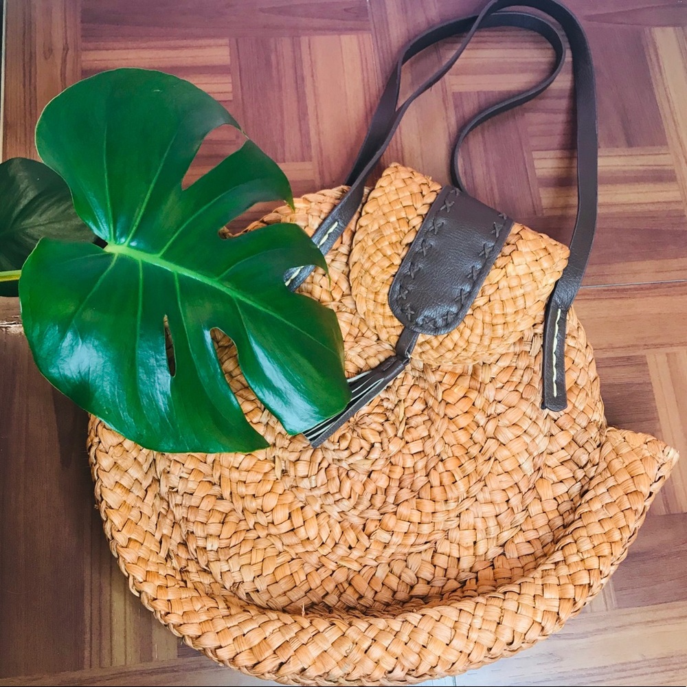 Tassel Rattan Straw Woven Circle Shoulder Bag